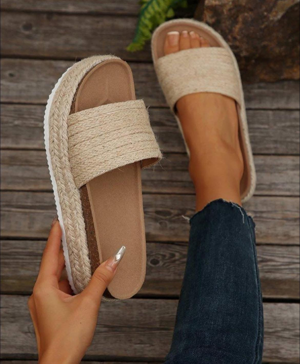 Maddie canvas slider